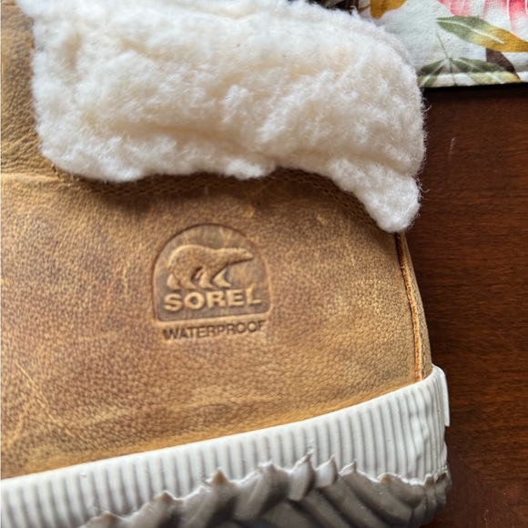 NWOT Sorel Waterproof Boots - Picture 5 of 13